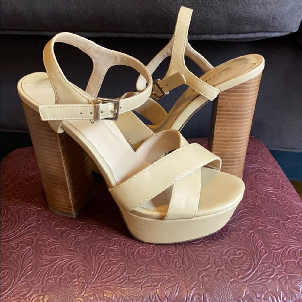 Nude Platform chunky heel